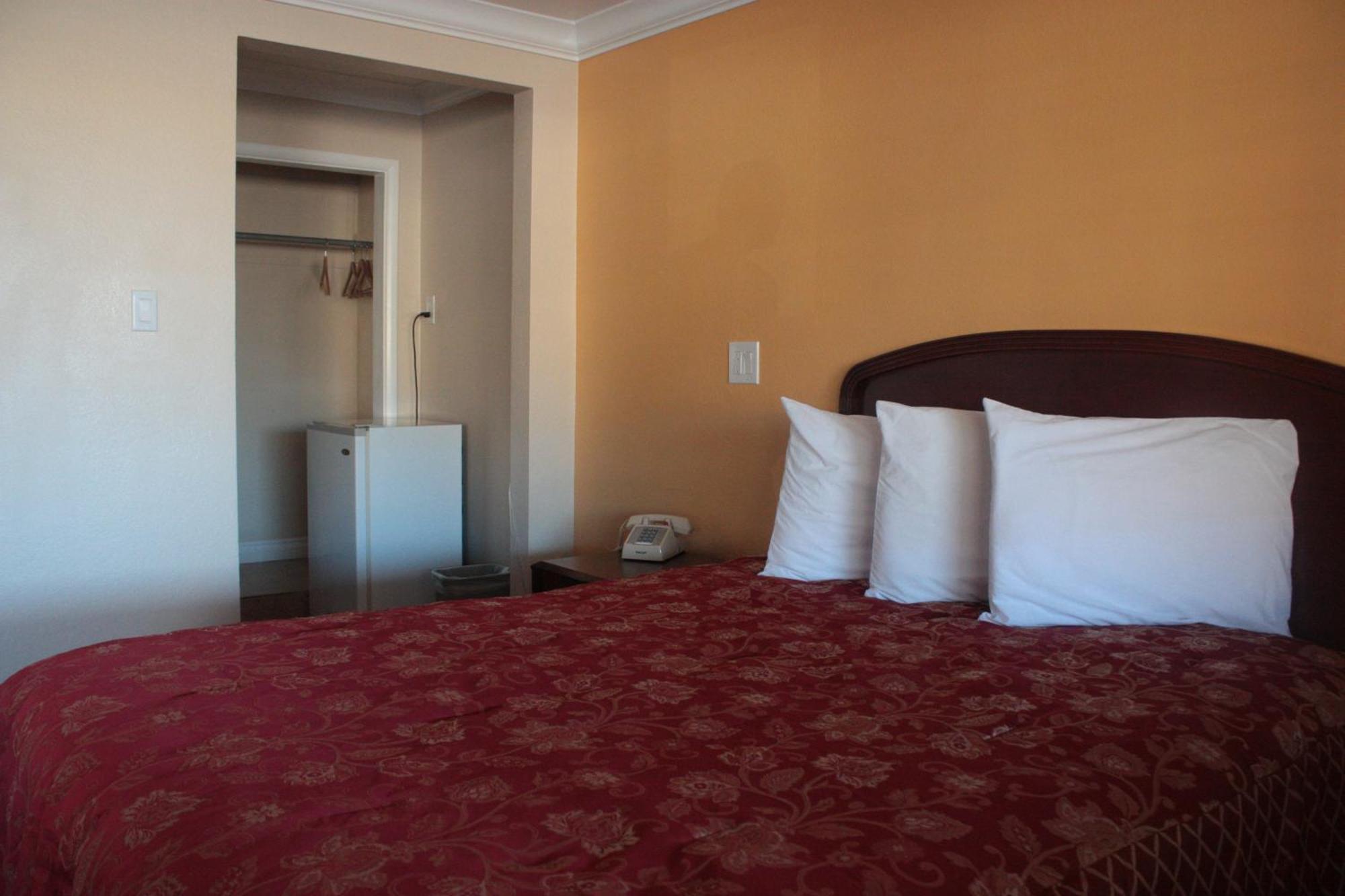 A-1 Budget Motel เคลมัทฟอลส์ ห้อง รูปภาพ