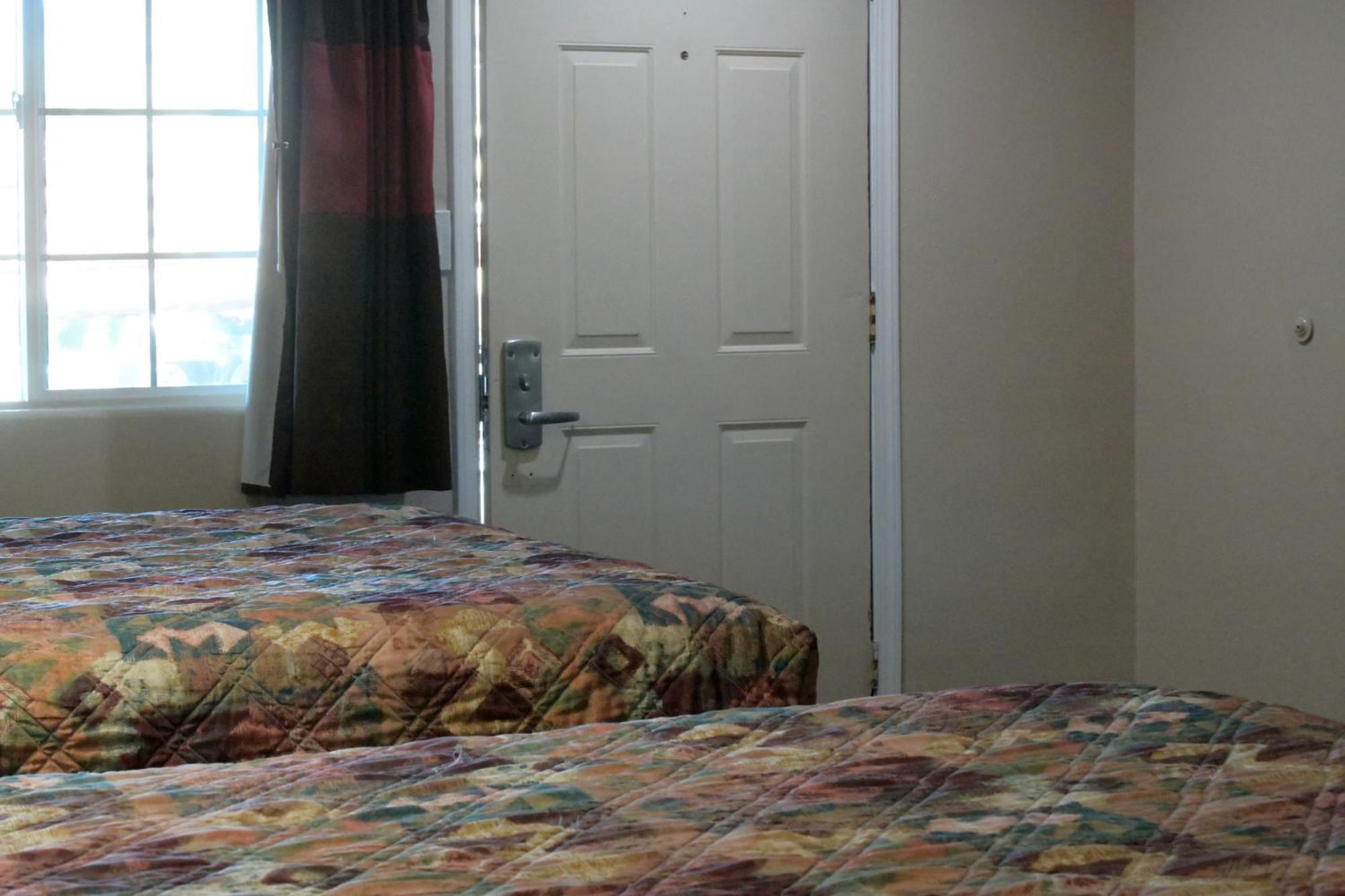 A-1 Budget Motel เคลมัทฟอลส์ ภายนอก รูปภาพ