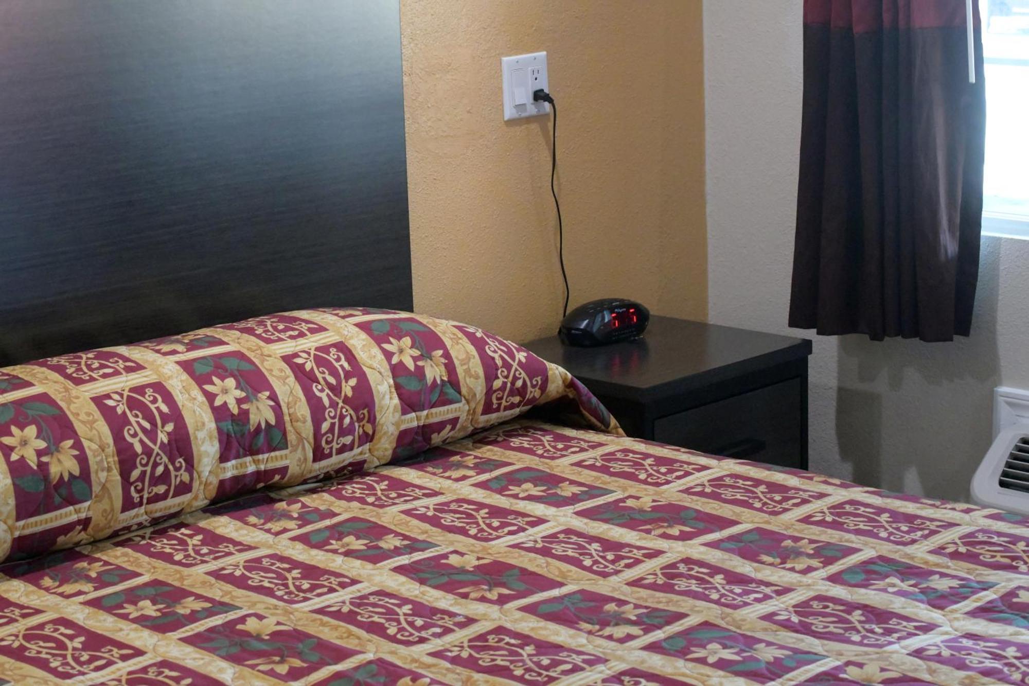 A-1 Budget Motel เคลมัทฟอลส์ ภายนอก รูปภาพ